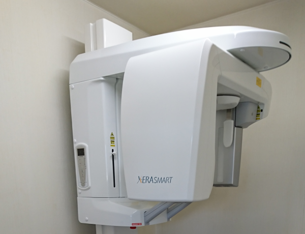 ①医院外観②駐車場③レントゲン