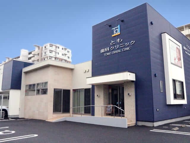 【明野元町バス停 徒歩1分】マイクロスコープを活用し家族で通いやすい環境を整えるとも歯科クリニック
