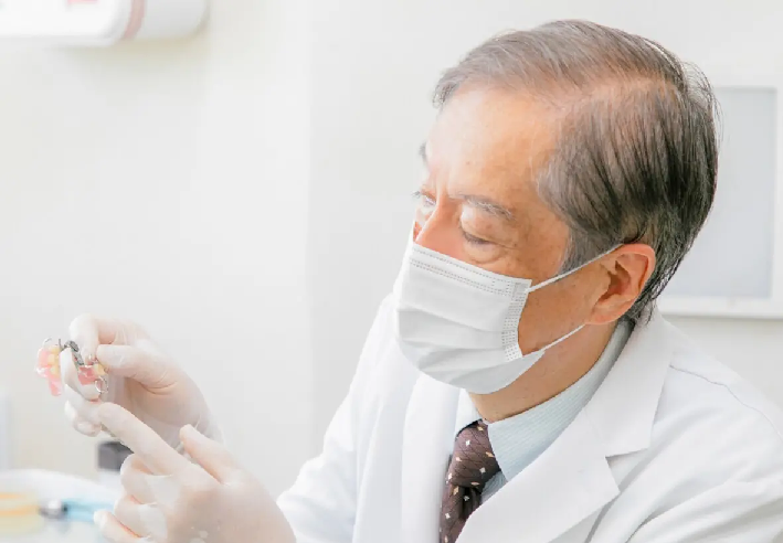 違和感の少ないオーダーメイド入れ歯