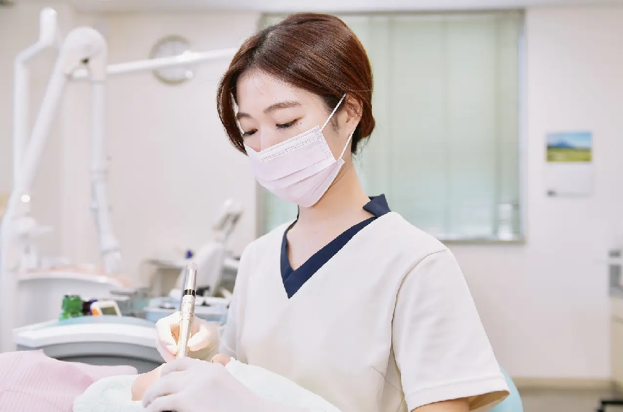 歯ぐきの違和感、放置せず早めの診断