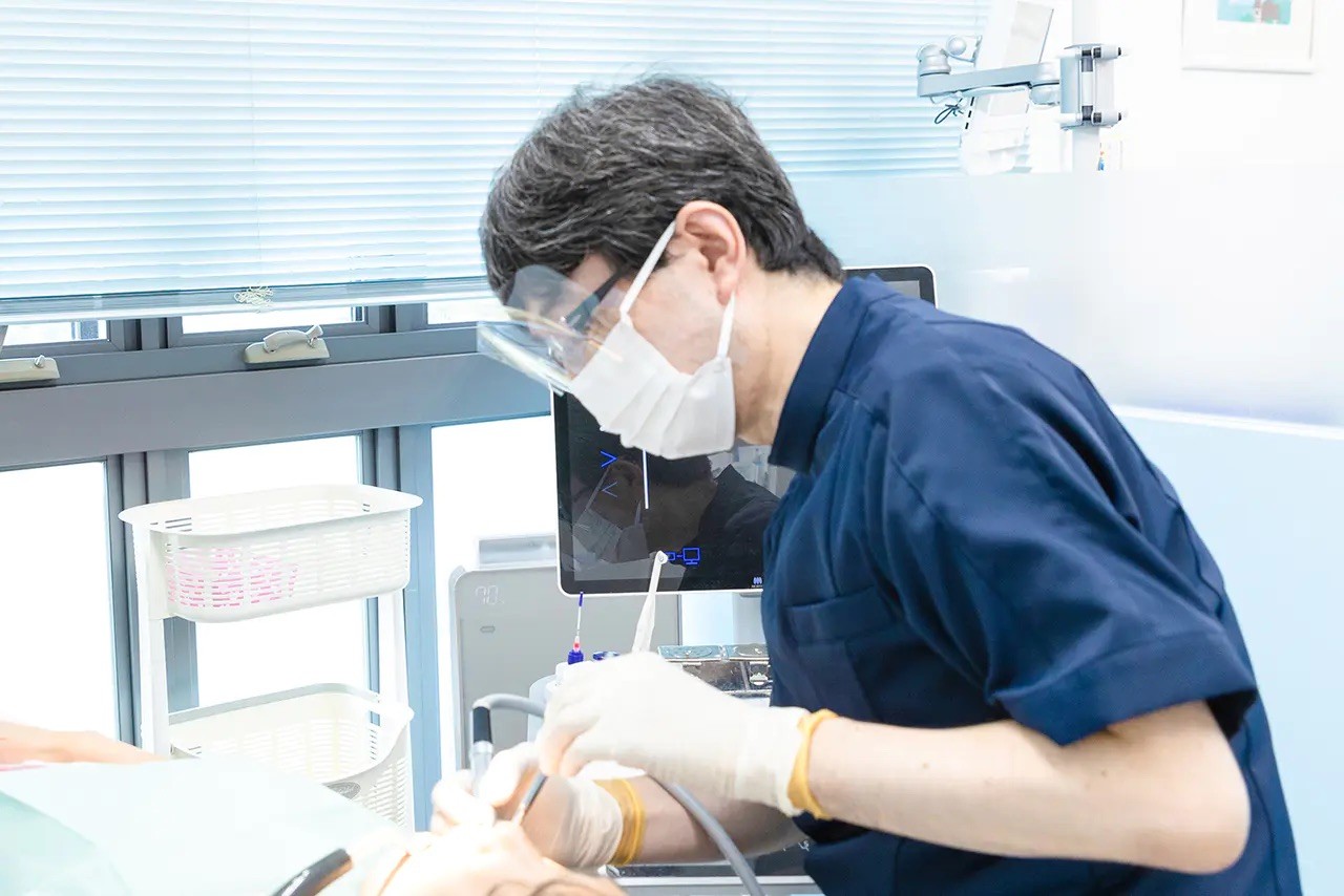 実績2,700床、経験27年以上の院長が担当