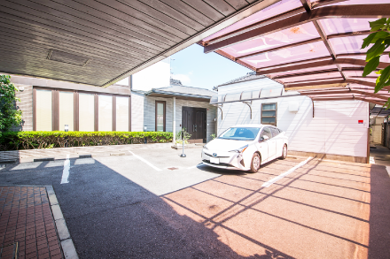 【蒲郡駅北口徒歩12分・車3分】インプラント専門医在籍し精密治療と予防に注力する鈴木歯科医院