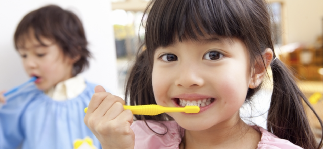 お子様が治療に対して前向きに取り組めるよう、楽しい雰囲気づくりを心がけています