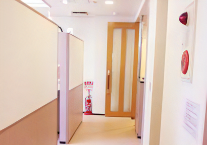 事前検査と丁寧な説明で不安の少ない治療を目指して