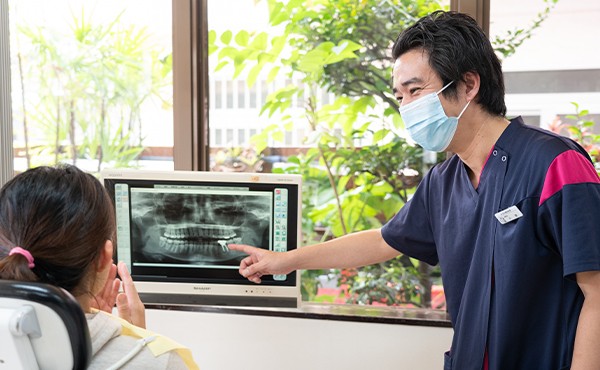 スウェーデン方式の歯周病予防プログラムを取り入れ、検査・処置・再評価を繰り返しながら安定した状態を維持していきます。