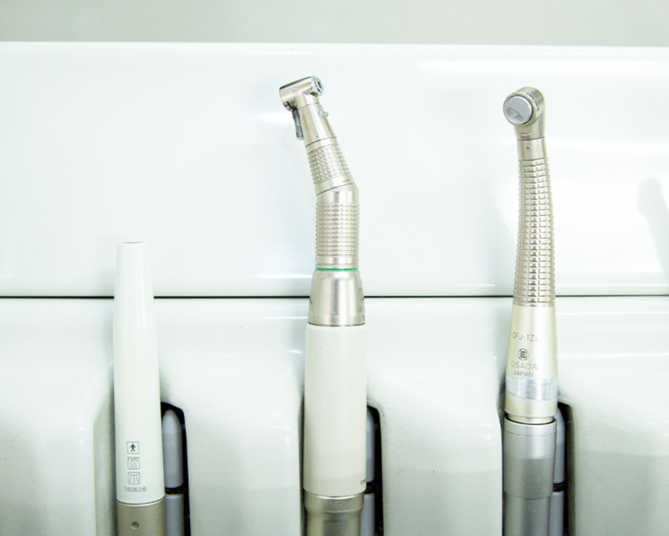 むし歯や歯周病は、早期に対処することで進行を防ぐことができます