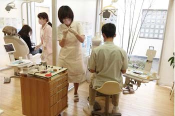 【IRいしかわ鉄道線 小松駅 徒歩5分】痛みに配慮した治療と予防を重視するスマイル歯科